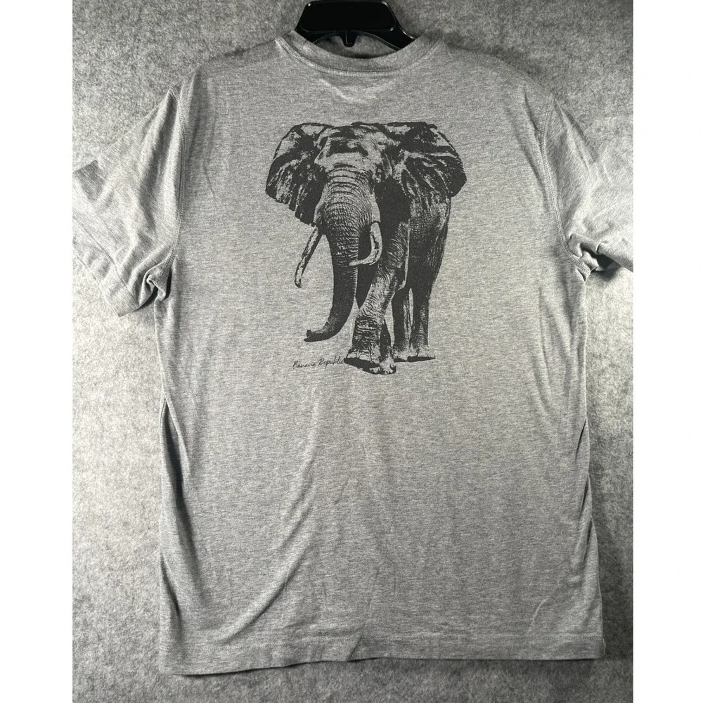 Banana Republic Mens Gray Elephant Graphic Pocket T-Shirt Size M BR SF-78 Safari